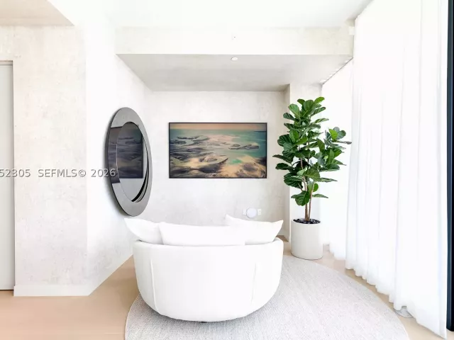 5-bedroom condo for rent in Miami Beach - 500 Alton PH4701 - MondialRealty