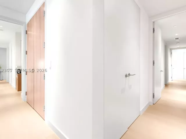 5-bedroom condo for rent in Miami Beach - 500 Alton PH4701 - MondialRealty