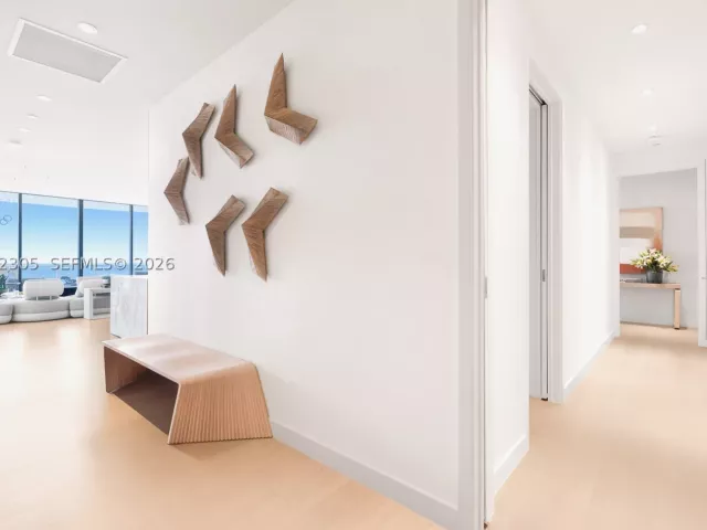 5-bedroom condo for rent in Miami Beach - 500 Alton PH4701 - MondialRealty