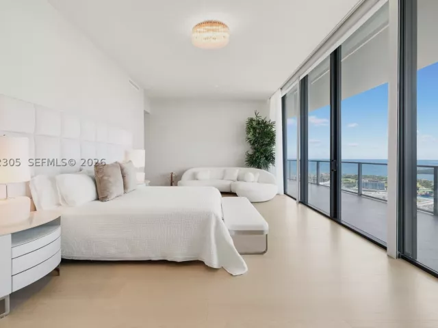5-bedroom condo for rent in Miami Beach - 500 Alton PH4701 - MondialRealty