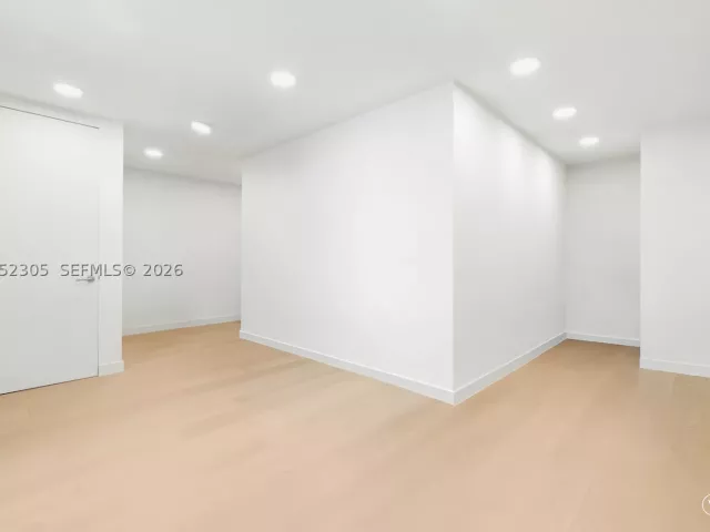 5-bedroom condo for rent in Miami Beach - 500 Alton PH4701 - MondialRealty