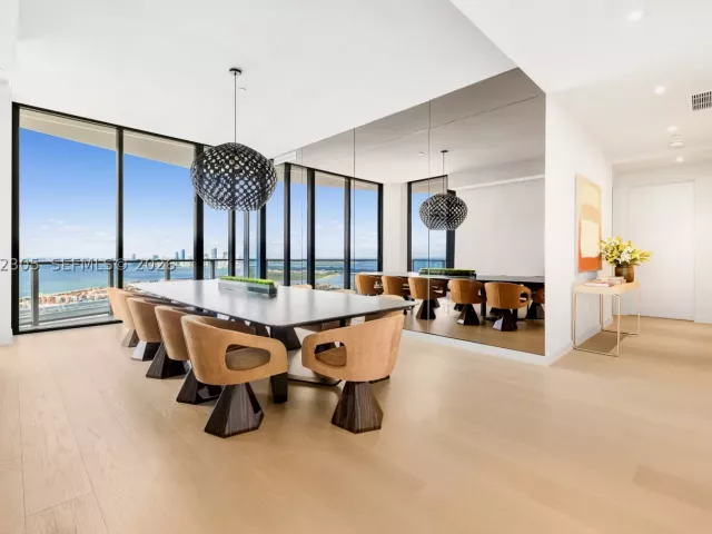 5-bedroom condo for rent in Miami Beach - 500 Alton PH4701 - MondialRealty