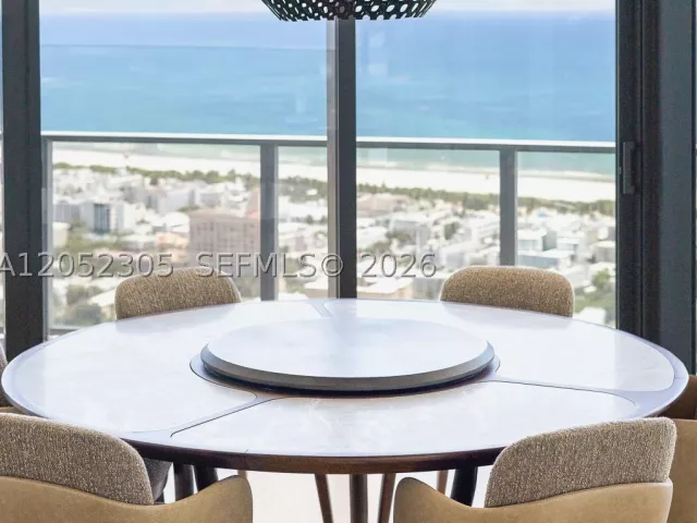 5-bedroom condo for rent in Miami Beach - 500 Alton PH4701 - MondialRealty