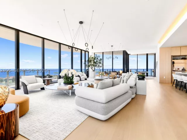 5-bedroom condo for rent in Miami Beach - 500 Alton PH4701 - MondialRealty