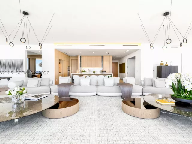 5-bedroom condo for rent in Miami Beach - 500 Alton PH4701 - MondialRealty
