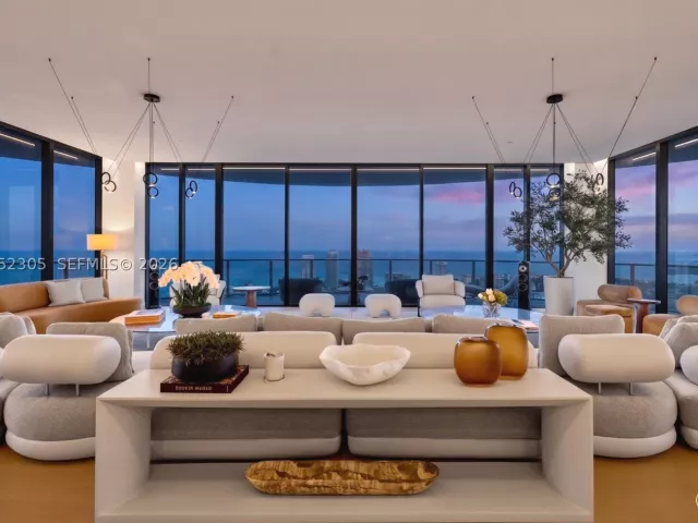 5-bedroom condo for rent in Miami Beach - 500 Alton PH4701 - MondialRealty