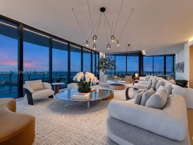 5-bedroom condo for rent in Miami Beach - 500 Alton PH4701 - MondialRealty