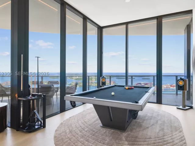5-bedroom condo for rent in Miami Beach - 500 Alton PH4701 - MondialRealty