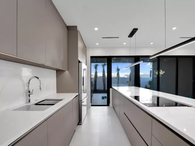 3-bedroom home for rent in Fort Lauderdale - 1527 NE 15TH Avenue - MondialRealty