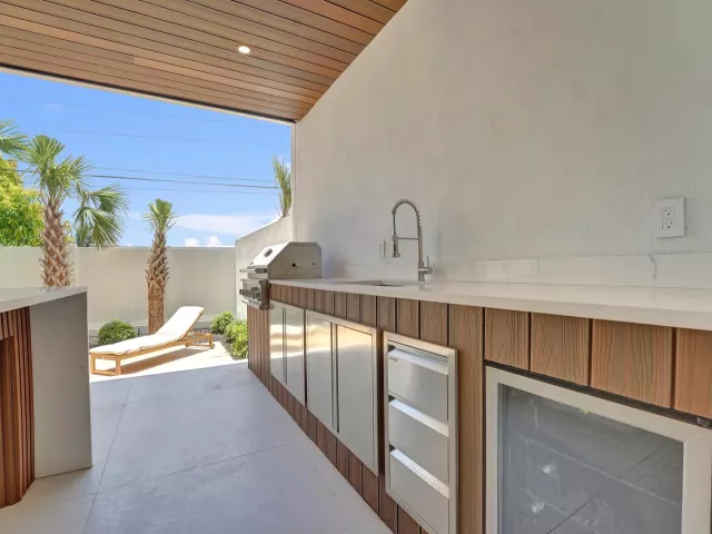 3-bedroom home for rent in Fort Lauderdale - 1527 NE 15TH Avenue - MondialRealty