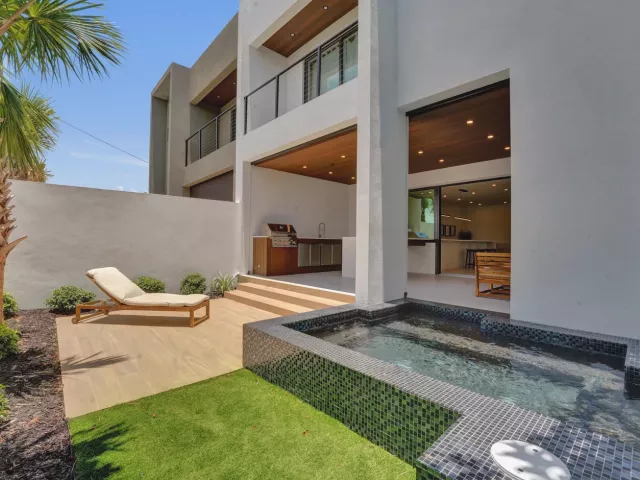 3-bedroom home for rent in Fort Lauderdale - 1527 NE 15TH Avenue - MondialRealty