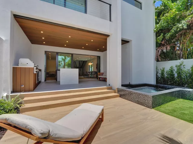 3-bedroom home for rent in Fort Lauderdale - 1527 NE 15TH Avenue - MondialRealty