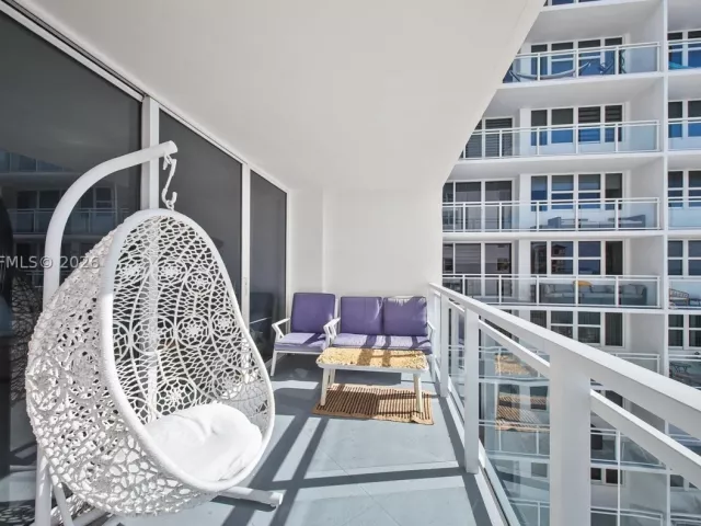1-bedroom condo for sale in Hallandale Beach - 2030 S Ocean Dr 1716 - MondialRealty