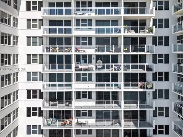 1-bedroom condo for sale in Hallandale Beach - 2030 S Ocean Dr 1716 - MondialRealty
