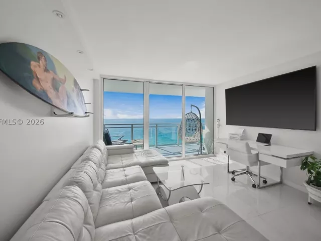 1-bedroom condo for sale in Hallandale Beach - 2030 S Ocean Dr 1716 - MondialRealty