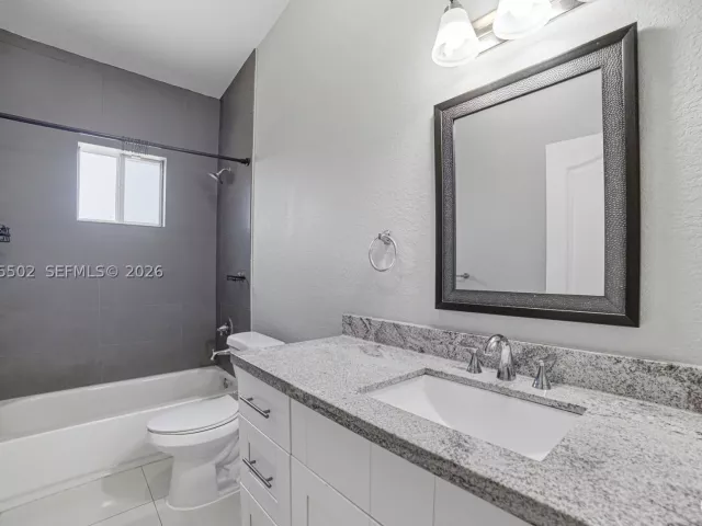 3-bedroom home for rent in Fort Lauderdale - 935 NW 2nd Ave - MondialRealty