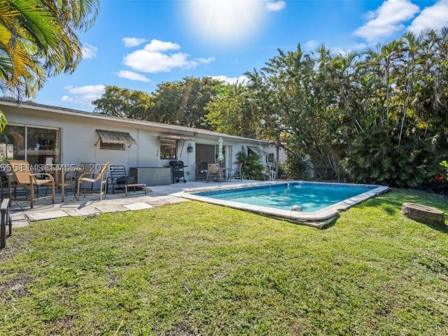 3-bedroom home for sale in Hollywood - 3035 Hayes St - MondialRealty
