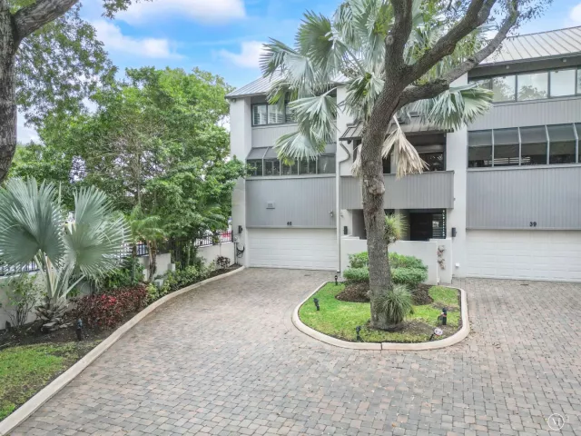 3-bedroom home for rent in Fort Lauderdale - 40 Portside Drive - MondialRealty