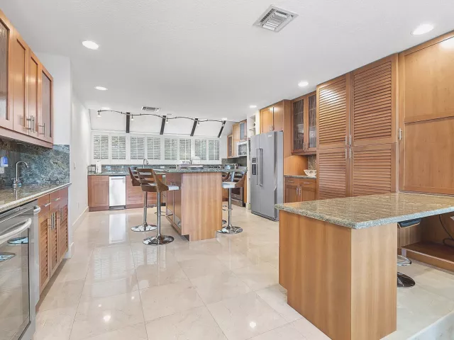 3-bedroom home for rent in Fort Lauderdale - 40 Portside Drive - MondialRealty
