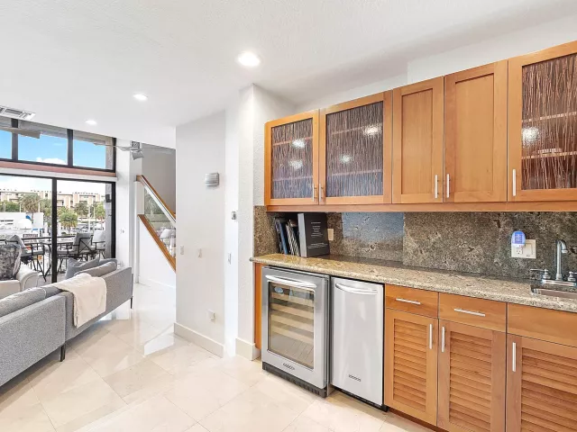 3-bedroom home for rent in Fort Lauderdale - 40 Portside Drive - MondialRealty
