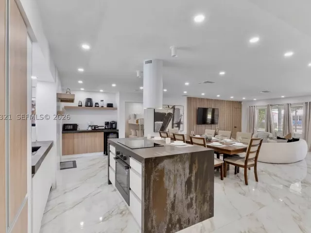 5-bedroom home for rent in Lauderdale By The Sea - 3261 Seaward Dr 3261 - MondialRealty