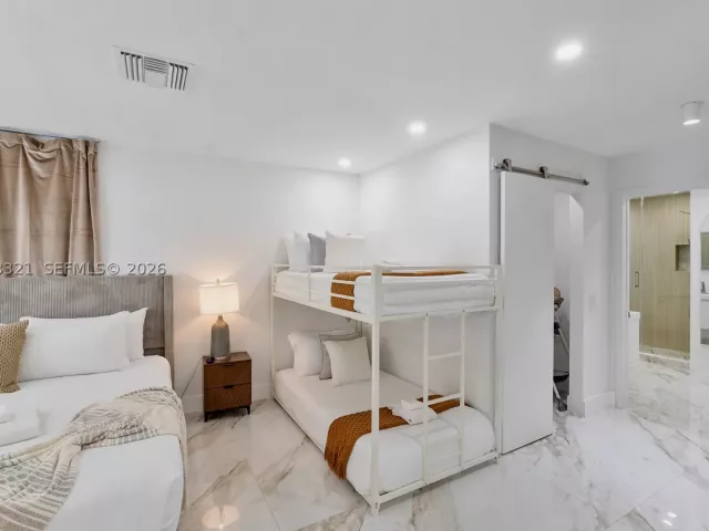 5-bedroom home for rent in Lauderdale By The Sea - 3261 Seaward Dr 3261 - MondialRealty