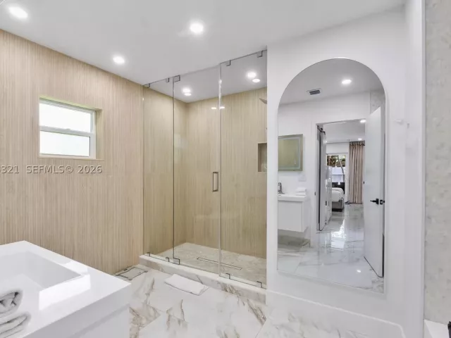 5-bedroom home for rent in Lauderdale By The Sea - 3261 Seaward Dr 3261 - MondialRealty