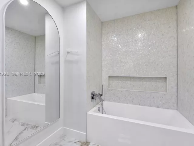 5-bedroom home for rent in Lauderdale By The Sea - 3261 Seaward Dr 3261 - MondialRealty