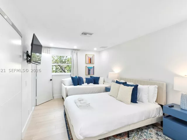 5-bedroom home for rent in Lauderdale By The Sea - 3261 Seaward Dr 3261 - MondialRealty