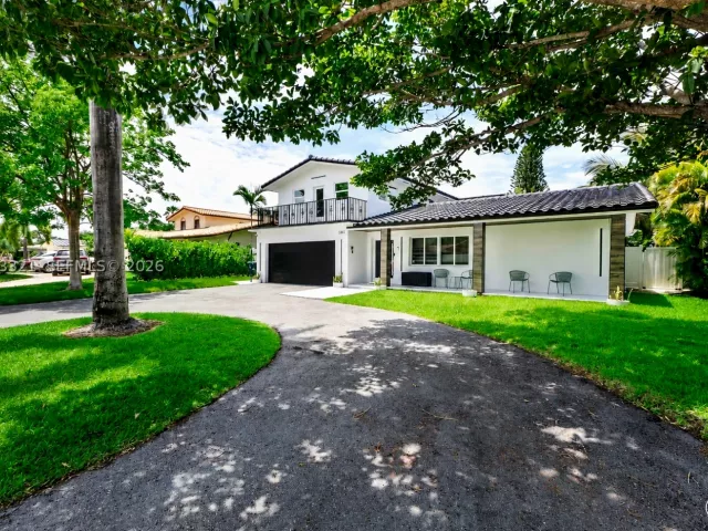 5-bedroom home for rent in Lauderdale By The Sea - 3261 Seaward Dr 3261 - MondialRealty