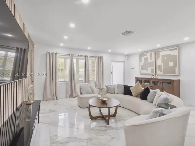 5-bedroom home for rent in Lauderdale By The Sea - 3261 Seaward Dr 3261 - MondialRealty