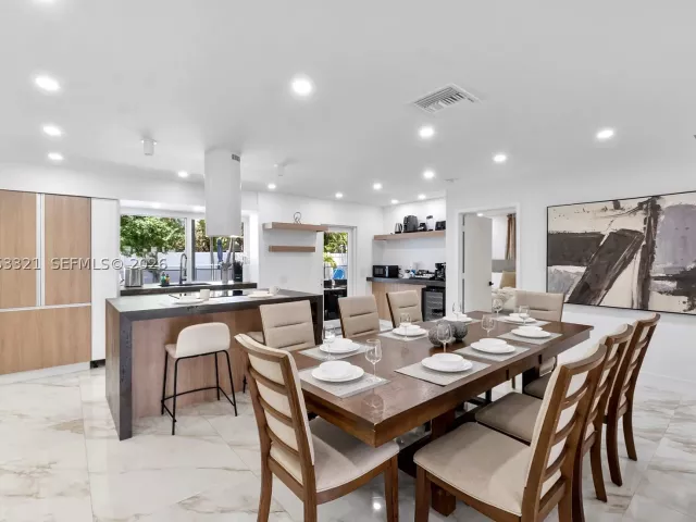 5-bedroom home for rent in Lauderdale By The Sea - 3261 Seaward Dr 3261 - MondialRealty