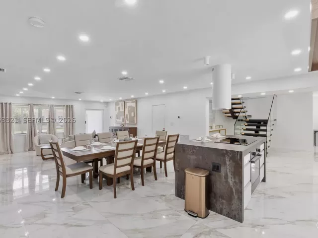 5-bedroom home for rent in Lauderdale By The Sea - 3261 Seaward Dr 3261 - MondialRealty