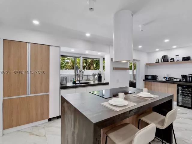 5-bedroom home for rent in Lauderdale By The Sea - 3261 Seaward Dr 3261 - MondialRealty
