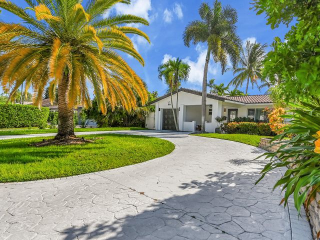 4-bedroom home for sale in Pompano Beach - 1080 SE 9TH Avenue - MondialRealty