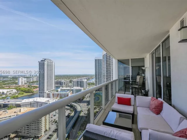 3-bedroom condo for rent in Hallandale Beach - 1850 S Ocean Dr 3207 - MondialRealty