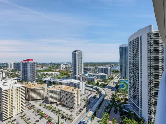 3-bedroom condo for rent in Hallandale Beach - 1850 S Ocean Dr 3207 - MondialRealty