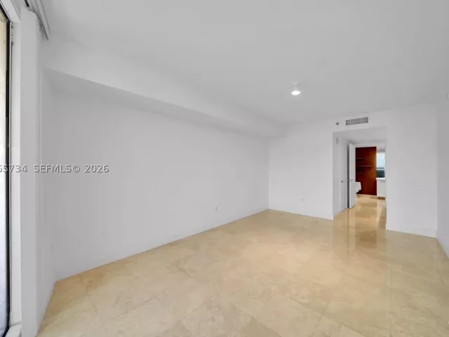 2-bedroom condo for rent in Hallandale Beach - 1800 S Ocean Dr 1809 - MondialRealty