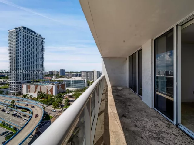 2-bedroom condo for rent in Hallandale Beach - 1800 S Ocean Dr 1809 - MondialRealty