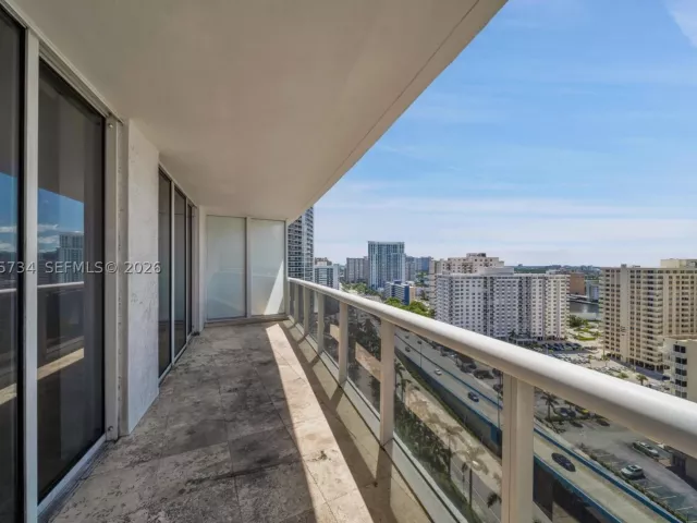 2-bedroom condo for rent in Hallandale Beach - 1800 S Ocean Dr 1809 - MondialRealty