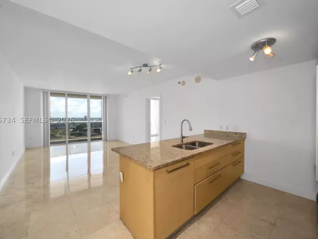 2-bedroom condo for rent in Hallandale Beach - 1800 S Ocean Dr 1809 - MondialRealty