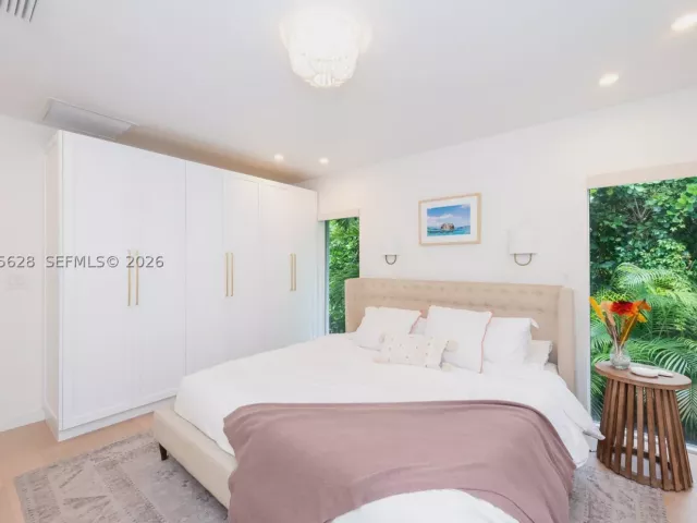 3-bedroom home for sale in Miami - 4155 Pamona Ave - MondialRealty