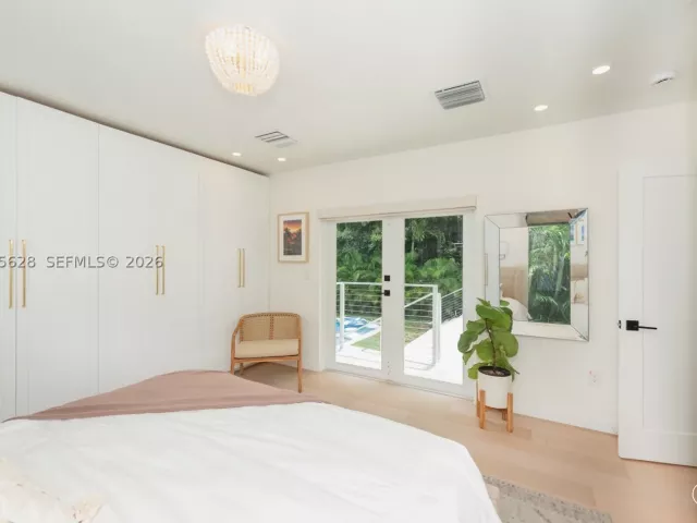 3-bedroom home for sale in Miami - 4155 Pamona Ave - MondialRealty