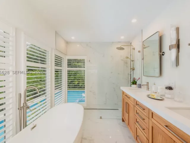 3-bedroom home for sale in Miami - 4155 Pamona Ave - MondialRealty