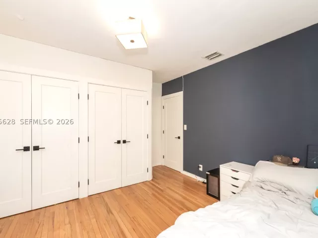 3-bedroom home for sale in Miami - 4155 Pamona Ave - MondialRealty
