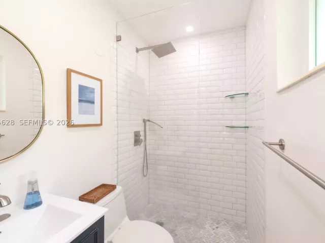 3-bedroom home for sale in Miami - 4155 Pamona Ave - MondialRealty