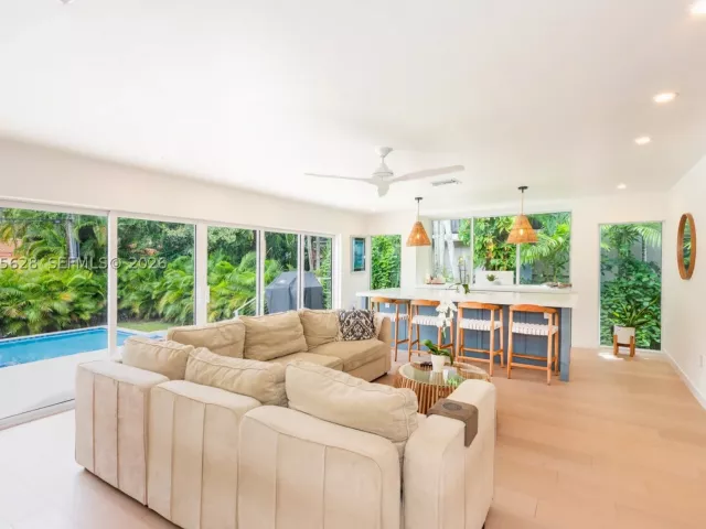 3-bedroom home for sale in Miami - 4155 Pamona Ave - MondialRealty