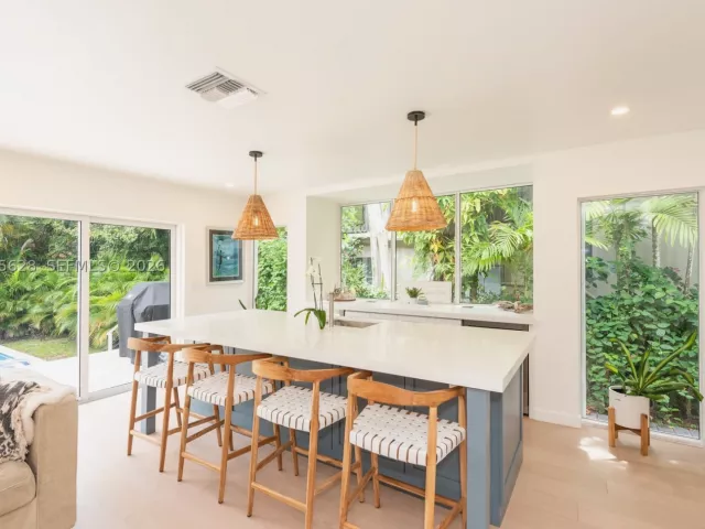 3-bedroom home for sale in Miami - 4155 Pamona Ave - MondialRealty