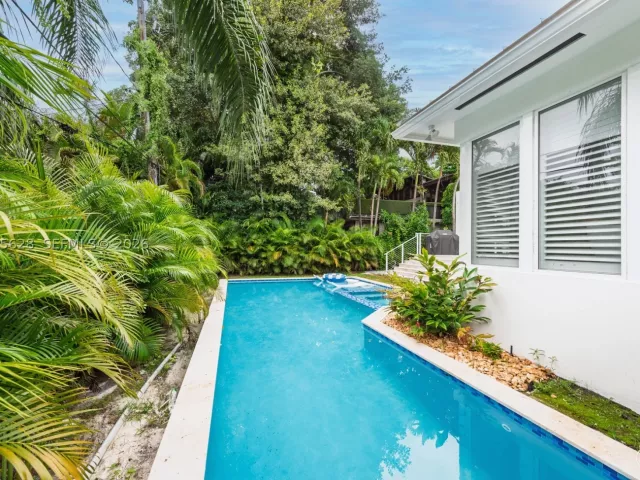 3-bedroom home for sale in Miami - 4155 Pamona Ave - MondialRealty