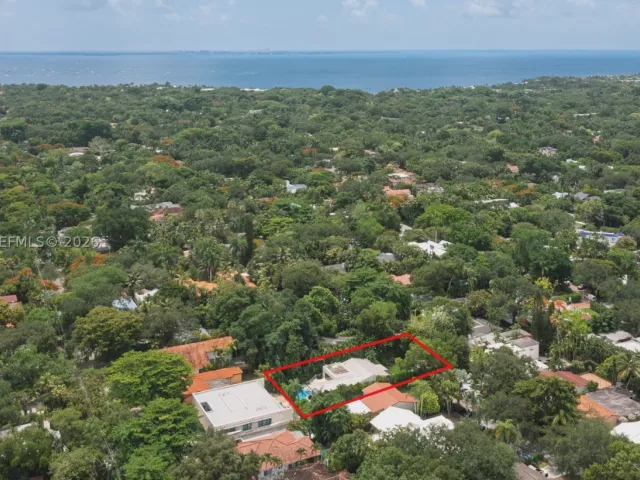 3-bedroom home for sale in Miami - 4155 Pamona Ave - MondialRealty